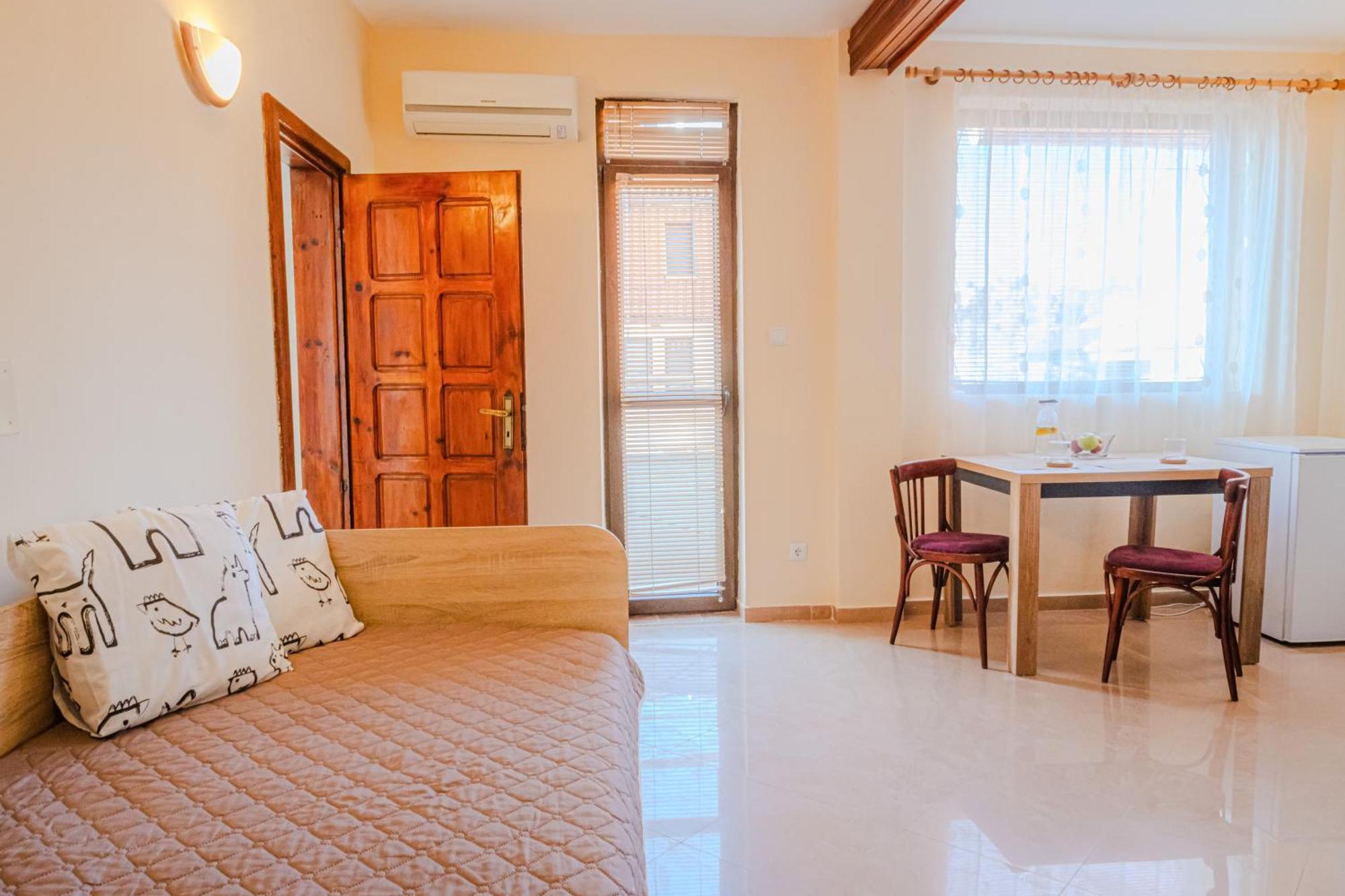 Bo'S Place Святые Константин и Елена Экстерьер фото