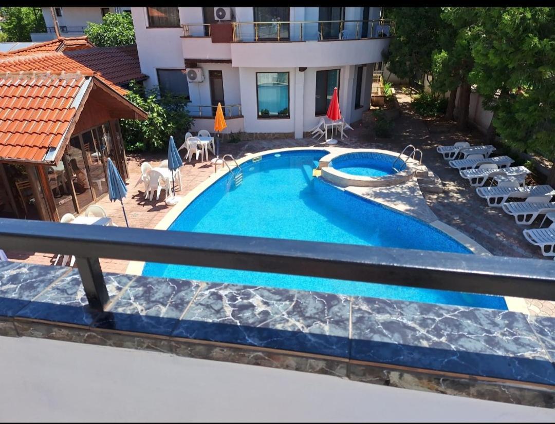 Bo'S Place Святые Константин и Елена Экстерьер фото